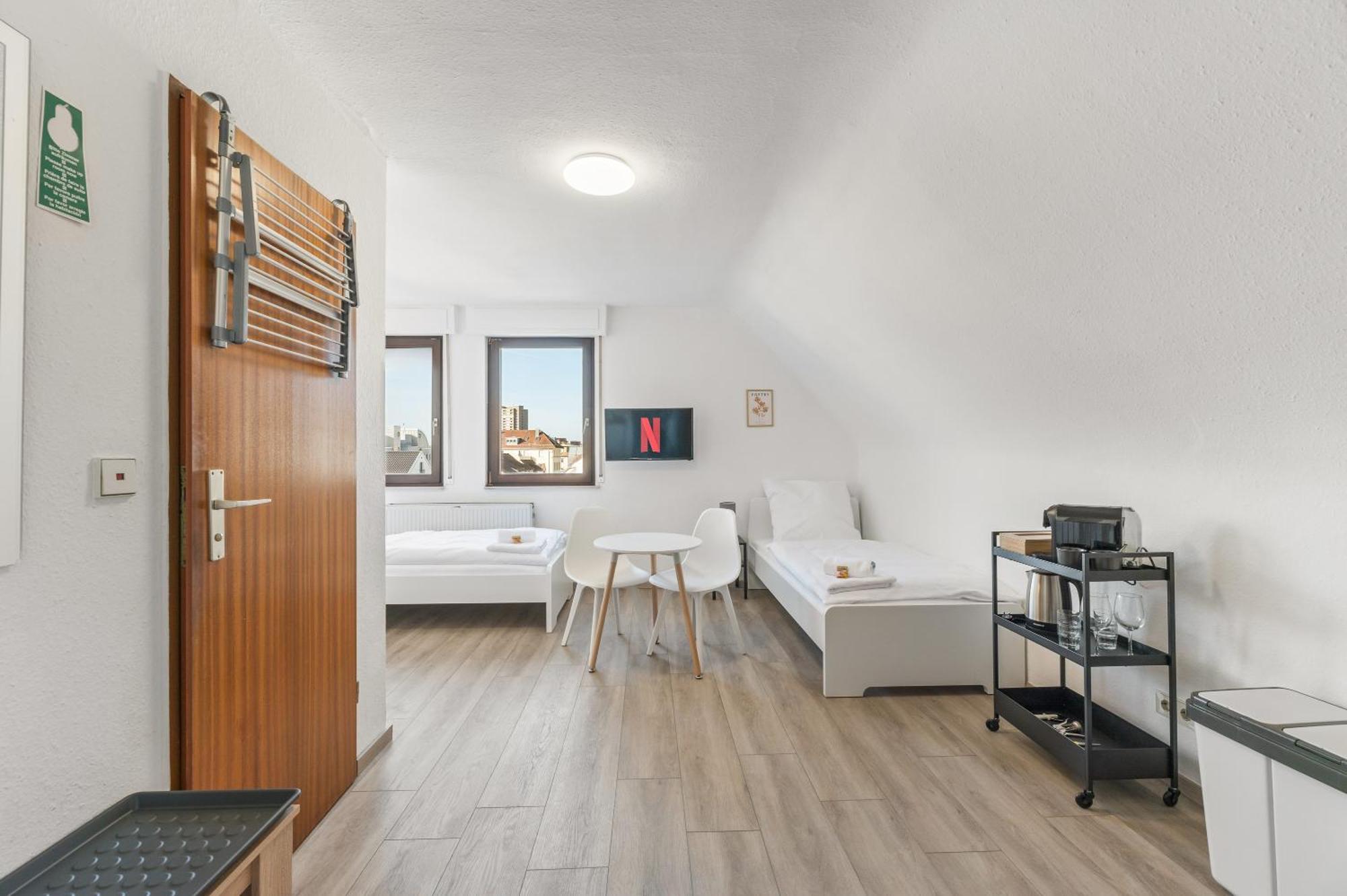 Home2Stay Apartmenthaus Heilbronn City Kitchen Parking Highspeed Wifi Washroom Esterno foto